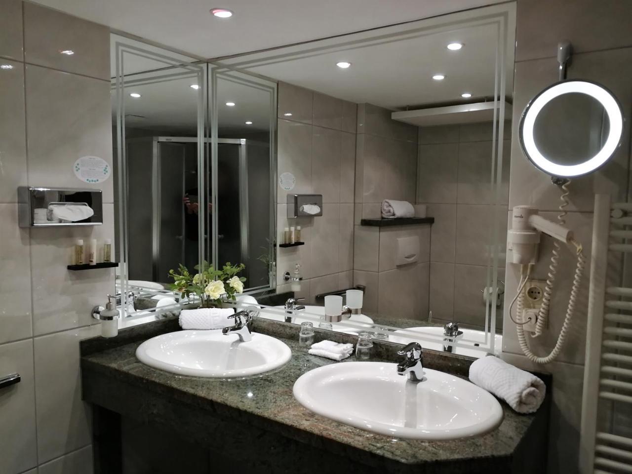 Schieferhof Hotel Шмаленберг Екстериор снимка