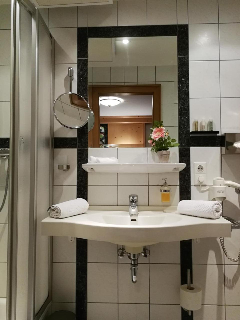 Schieferhof Hotel Шмаленберг Екстериор снимка